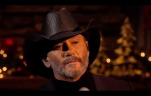 Tim McGraw Fans Are Panicking After His Christmas Post