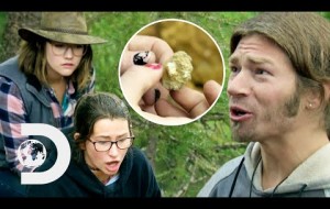 Brown Family Dive Into An Unexplored Cave To Find Gold!